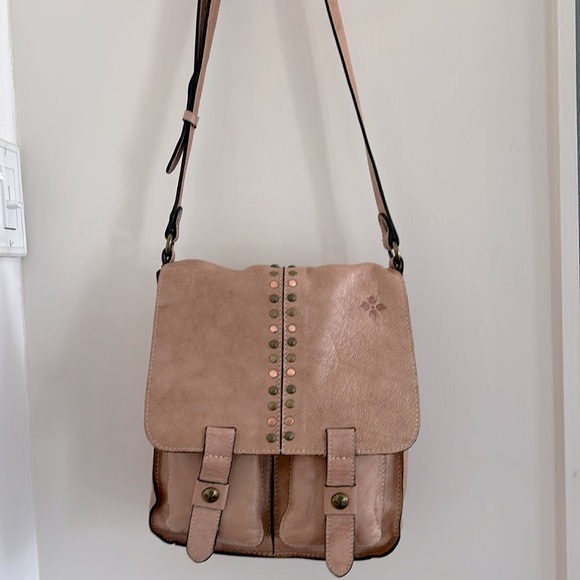 Patricia Nash EUC Armeno Tan Leather with Studded Accents Messenger Bag - Picture 2 of 15